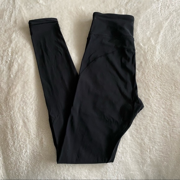 Delgado Pant Leggings from Aritzia - Picture 4 of 6